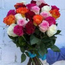 Букет из разноцветных роз "Карнавал"